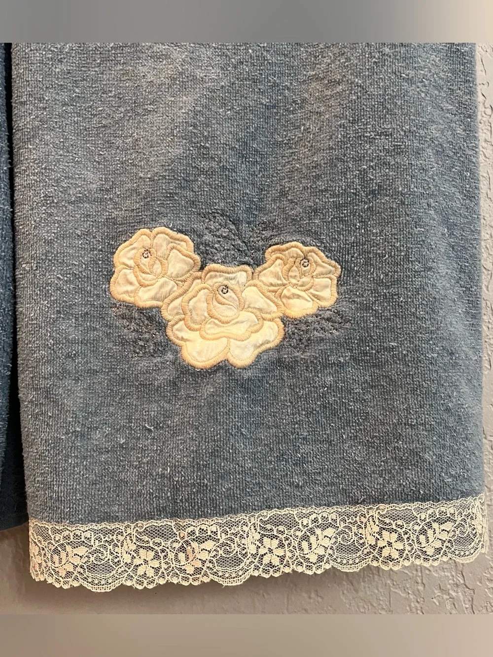 Vintage The Bathworks Blue Bath Towels Floral Applique Lace Trim Set